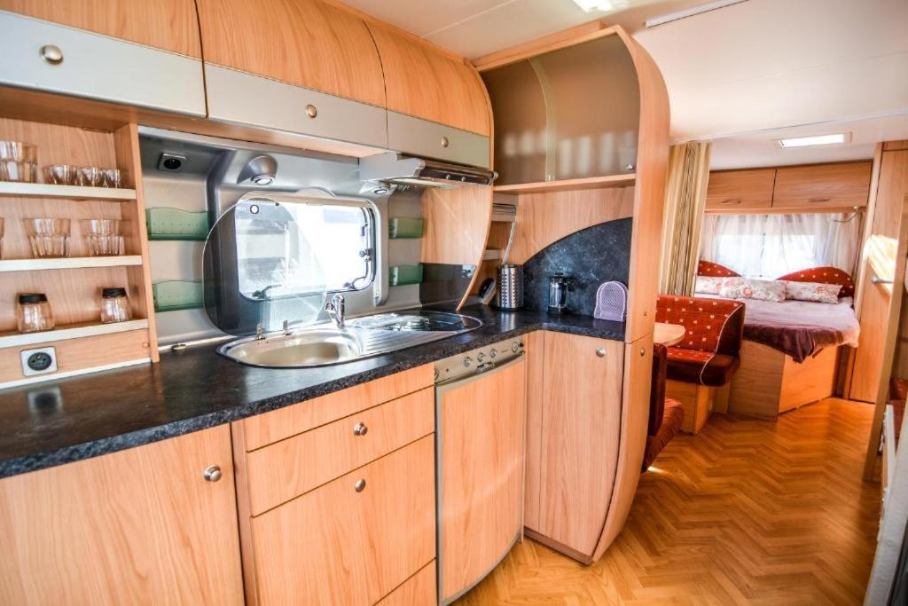 Camping Molo Surf Spot Ястарня Экстерьер фото
